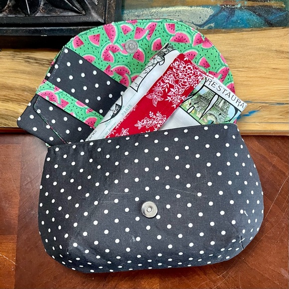 Black White Dots and Watermellon Print magnetic clasp Clutch Fabric clutch - Picture 6 of 6